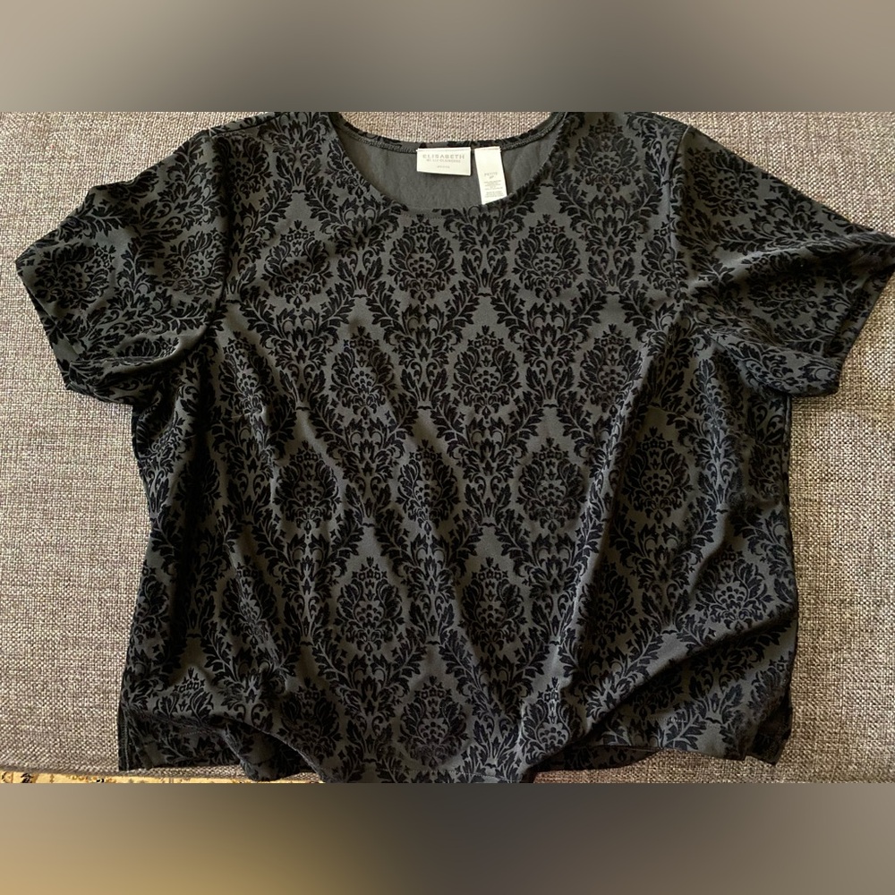 EUC Liz Claiborne Black Baroque Patterned Textured Tee, Women’s Petite Plus 2P